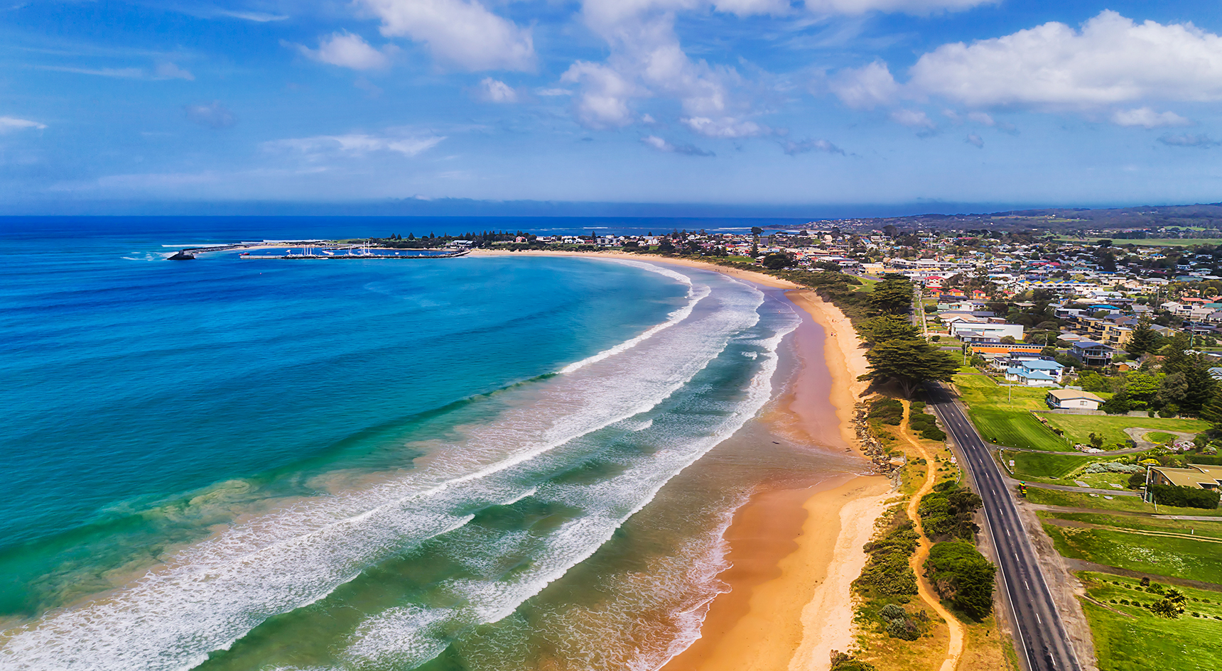 Picture of a beach at Apollo Bay on the Great Ocean Road