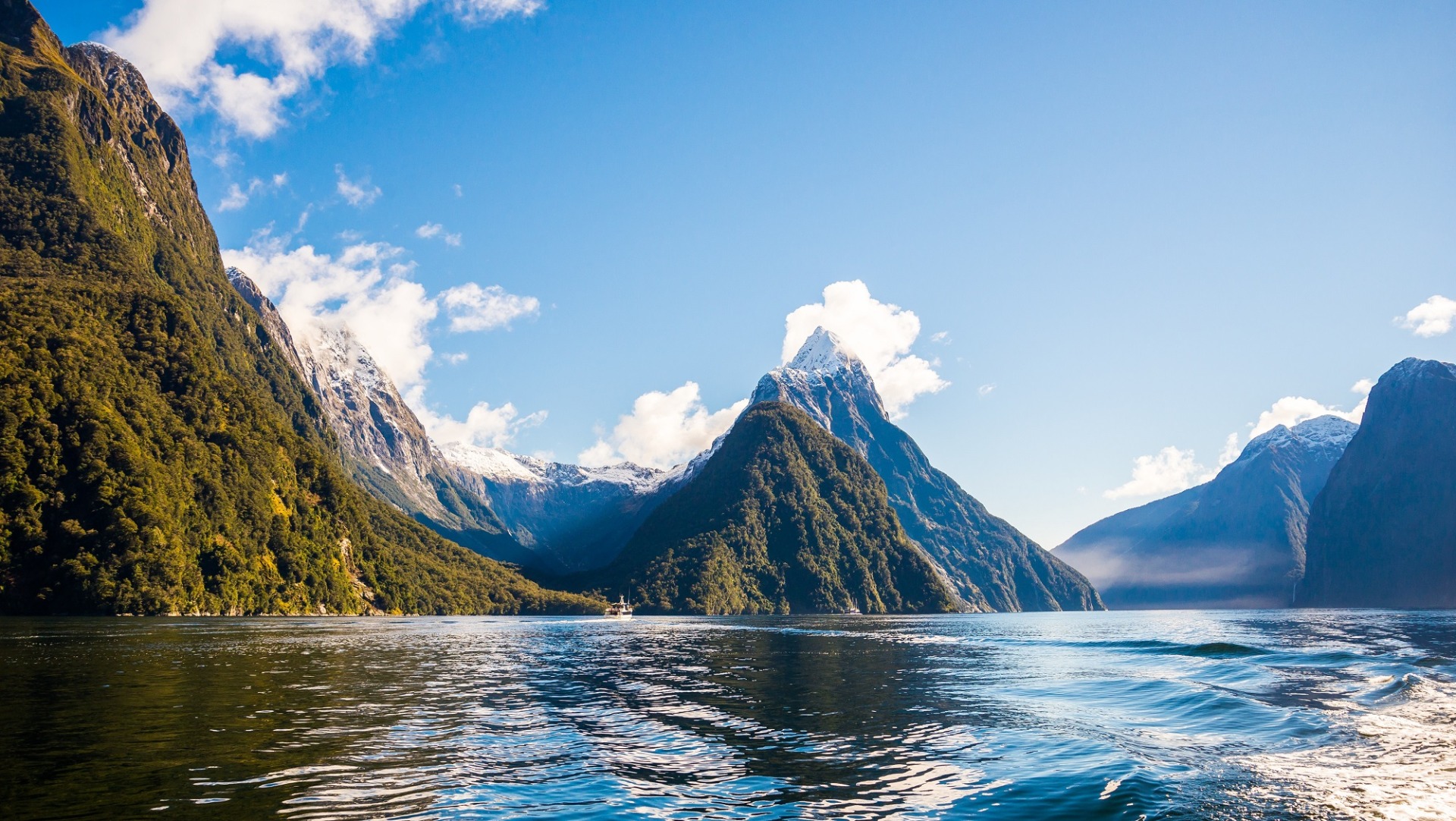 Milford Sound, New Zealand Fiordland